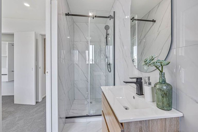 Photo of property in 6/27 Carole Crescent, Pakuranga, Auckland, 2010