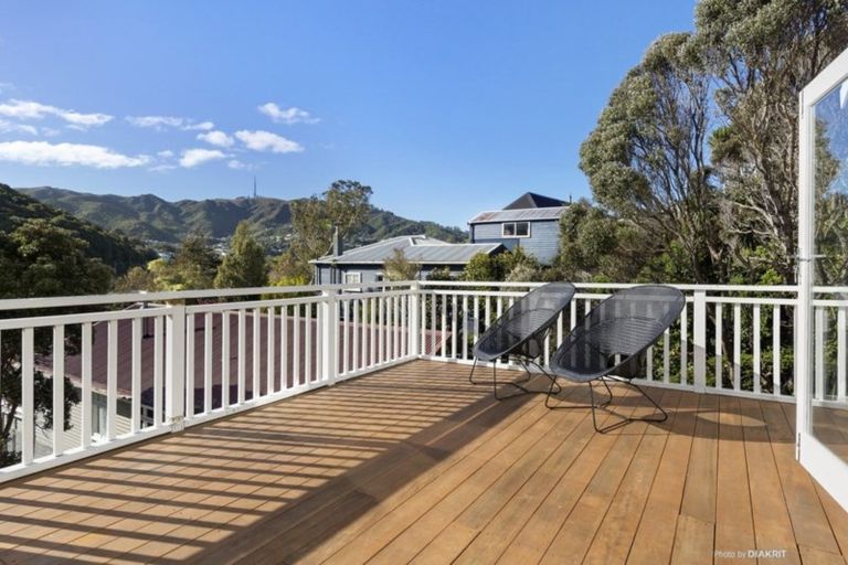 Photo of property in 12 Trelissick Crescent, Ngaio, Wellington, 6035