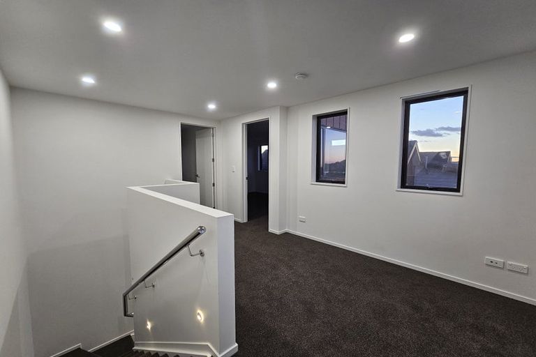 Photo of property in 8 Lewis Road, Pakuranga, Auckland, 2010