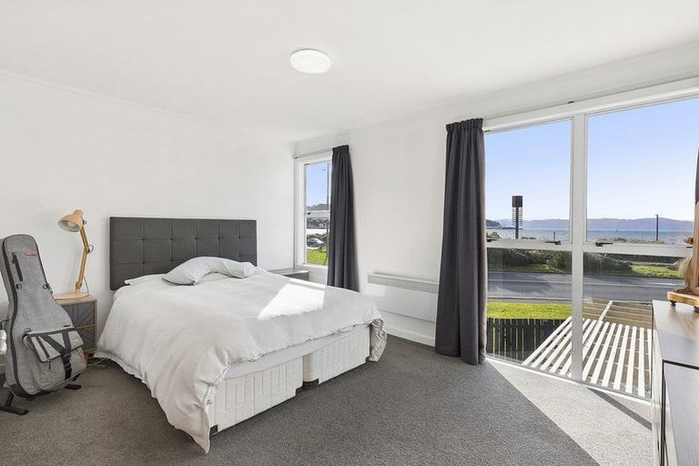 Photo of property in 2/163 Rongotai Road, Rongotai, Wellington, 6022