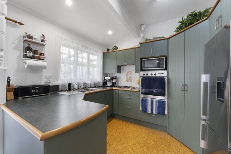 Photo of property in 15 Rainforth Street, Roslyn, Palmerston North, 4414