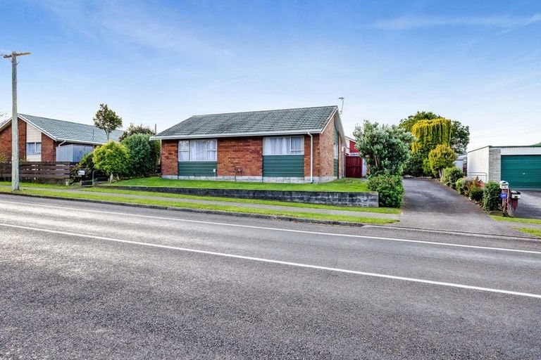 Photo of property in 16 High Street, Hawera, 4610