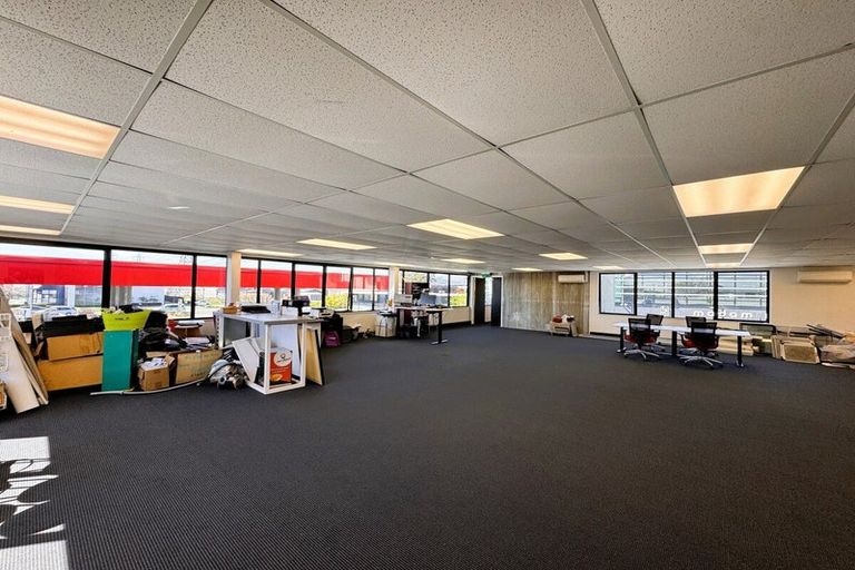 Photo of property in 150 Blenheim Road, Riccarton, Christchurch, 8041