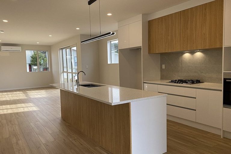 Photo of property in 3 Waihou Crescent, Albany Heights, Auckland, 0632