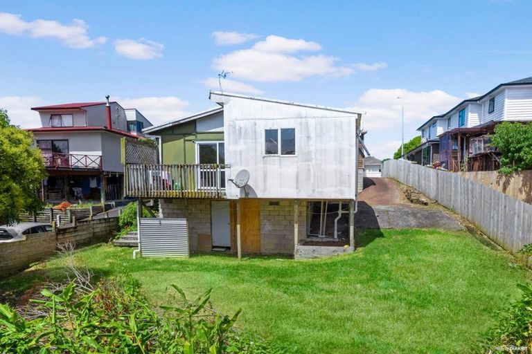 Photo of property in 75 Fruitvale Road, New Lynn, Auckland, 0600
