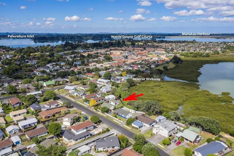 Photo of property in 10 Seaward Place, Wattle Downs, Auckland, 2103