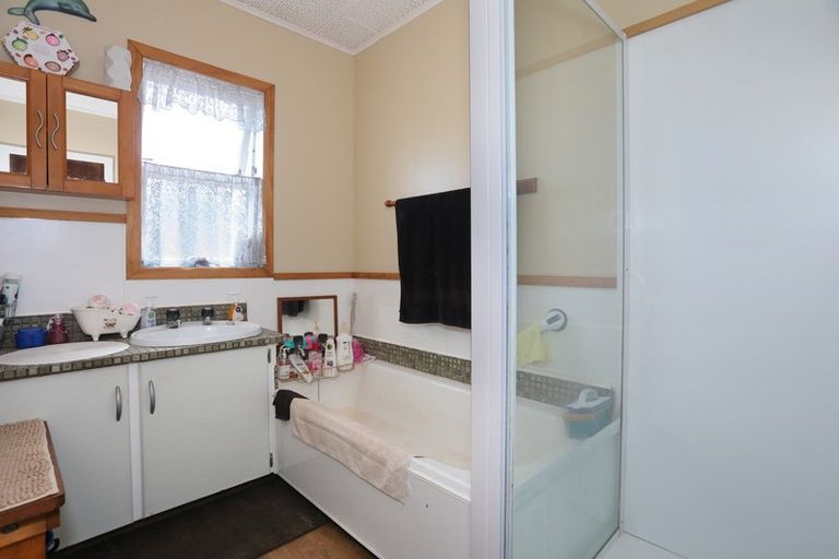 Photo of property in 20 Grey Street, Marton, 4710