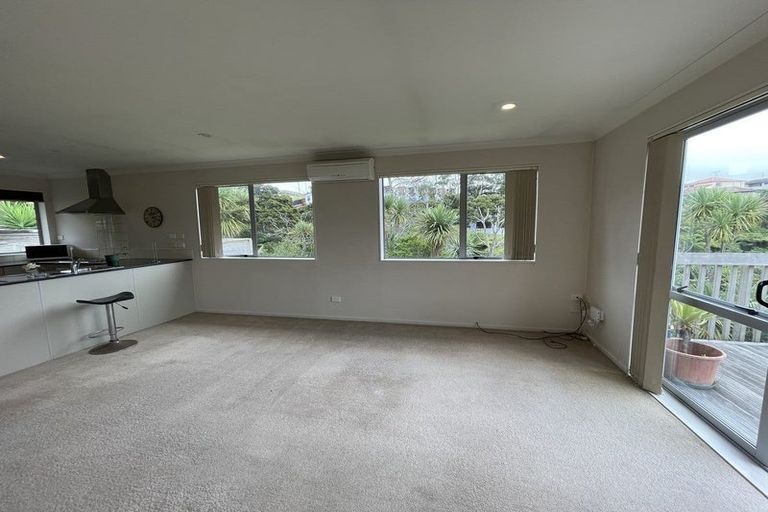 Photo of property in 25 Condor Place, Unsworth Heights, Auckland, 0632