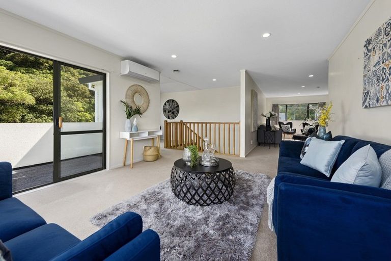 Photo of property in 72 Dowse Drive, Maungaraki, Lower Hutt, 5010