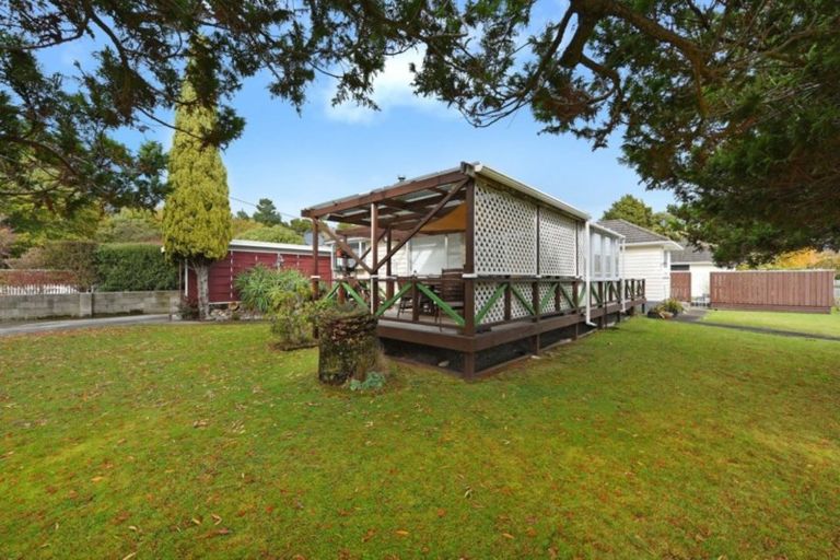 Photo of property in 52 Heretaunga Square, Silverstream, Upper Hutt, 5019