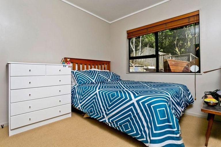 Photo of property in 2/55 Greenvalley Rise, Glenfield, Auckland, 0629