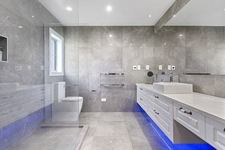 Photo of property in 34 Michael Bosher Way, Flat Bush, Auckland, 2019