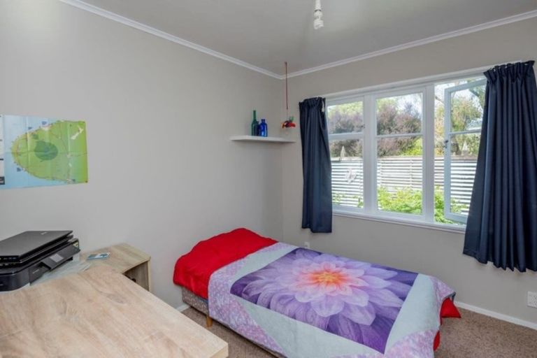 Photo of property in 52a Te Moana Road, Waikanae Beach, Waikanae, 5036