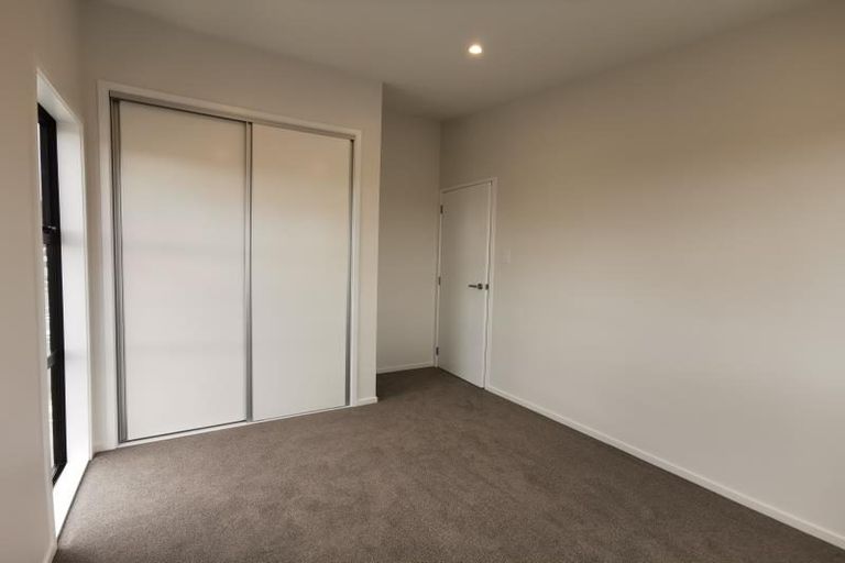 Photo of property in 72 Manarini Road, Westgate, Auckland, 0614