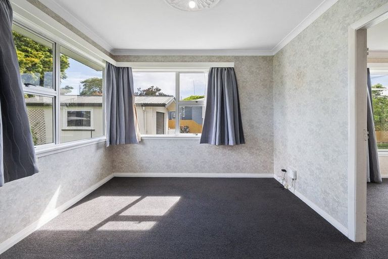 Photo of property in 24 Kent Crescent, Awapuni, Palmerston North, 4412