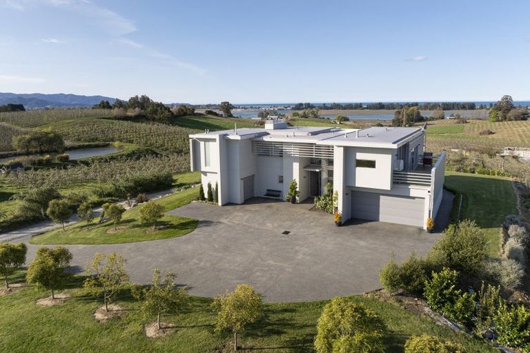 Photo of property in 28 Lindup Road, Lower Moutere, Upper Moutere, 7175