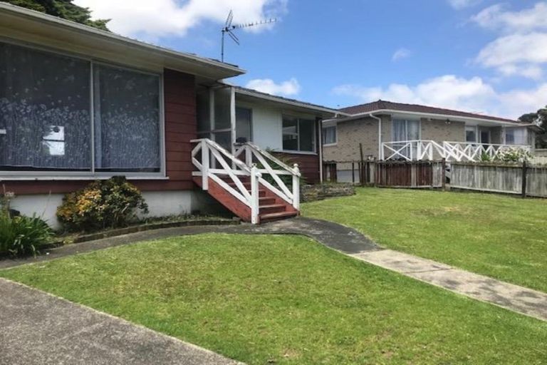 Photo of property in 6 Solo Place, Manurewa, Auckland, 2102