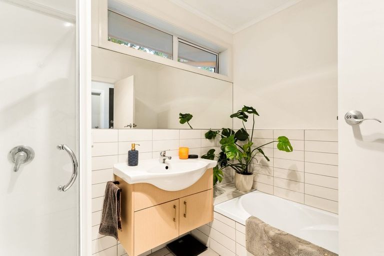 Photo of property in 84a Triangle Road, Massey, Auckland, 0614