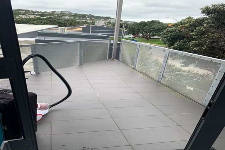 Photo of property in 1/2 Miramar Road North, Miramar, Wellington, 6022