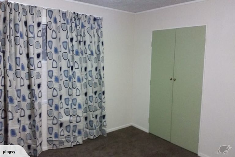 Photo of property in 2/35 Seabrook Avenue, New Lynn, Auckland, 0600