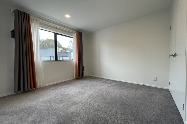 Photo of property in 8d Blyton Lane, Pakuranga Heights, Auckland, 2010