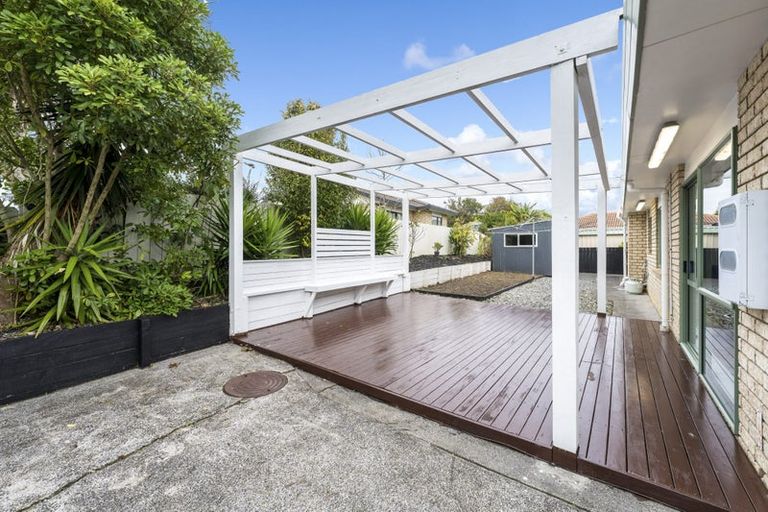 Photo of property in 2 Ferngrove Avenue, Ranui, Auckland, 0612