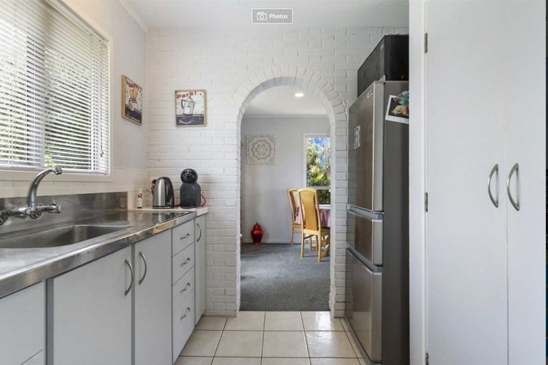 Photo of property in 7 Woodman Place, West Harbour, Auckland, 0618