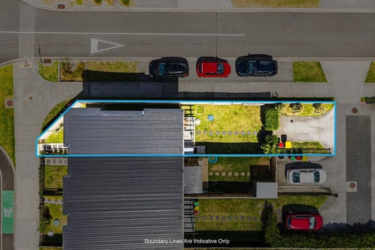 Photo of property in 2 Lumbarda Drive, Kumeu, 0810