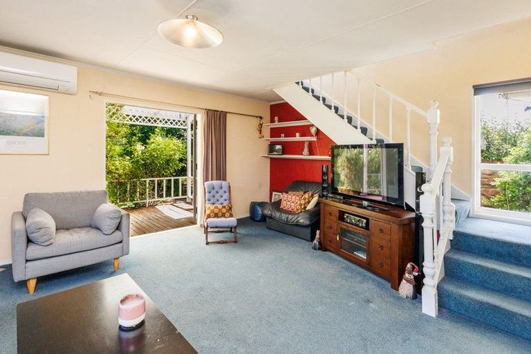 Photo of property in 76 Ruamahanga Crescent, Terrace End, Palmerston North, 4410