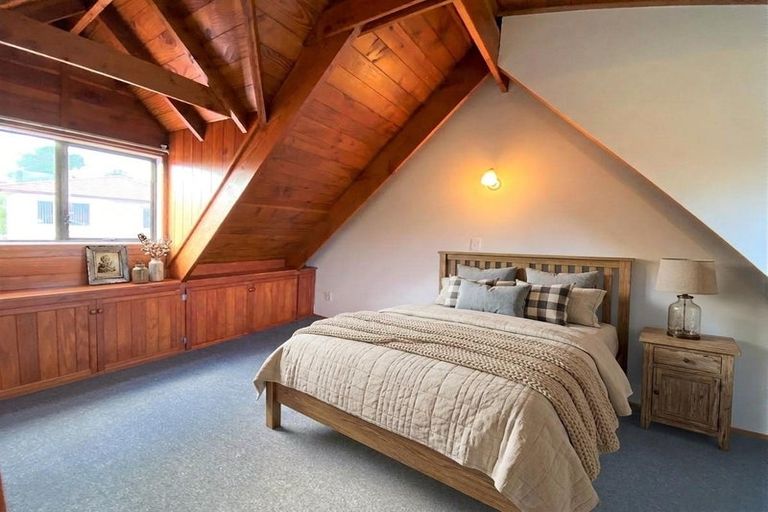 Photo of property in 5 Harrington Road, Henderson, Auckland, 0610