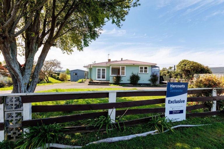 Photo of property in 64 Ruahine Street, Dannevirke, 4930
