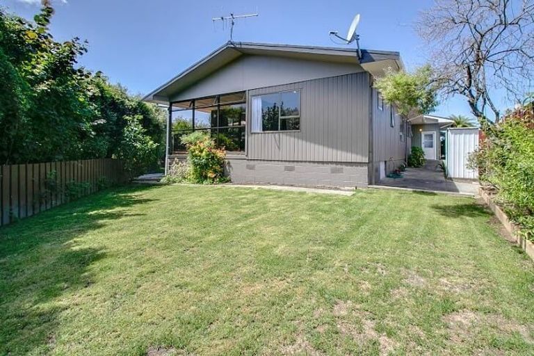 Photo of property in 112a Avondale Road, Taradale, Napier, 4112