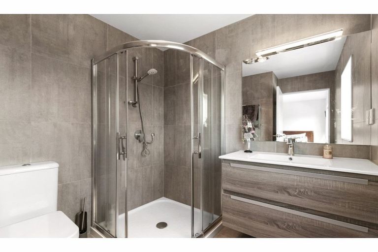 Photo of property in 22a Sabulite Road, Kelston, Auckland, 0602