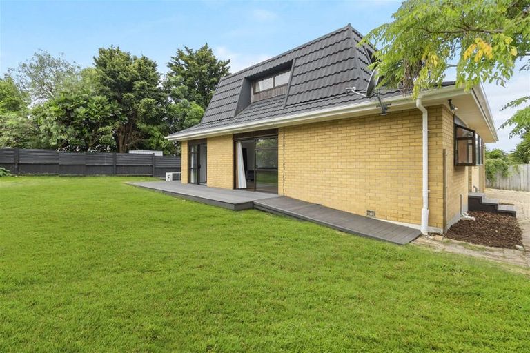 Photo of property in 1/9 Gloria Avenue, Te Atatu Peninsula, Auckland, 0610