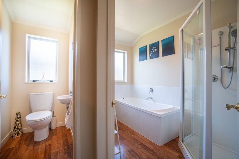 Photo of property in 19 Branigan Parade, Kelvin Grove, Palmerston North, 4414