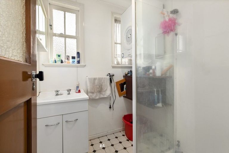 Photo of property in 4 Tirangi Road, Moera, Lower Hutt, 5010