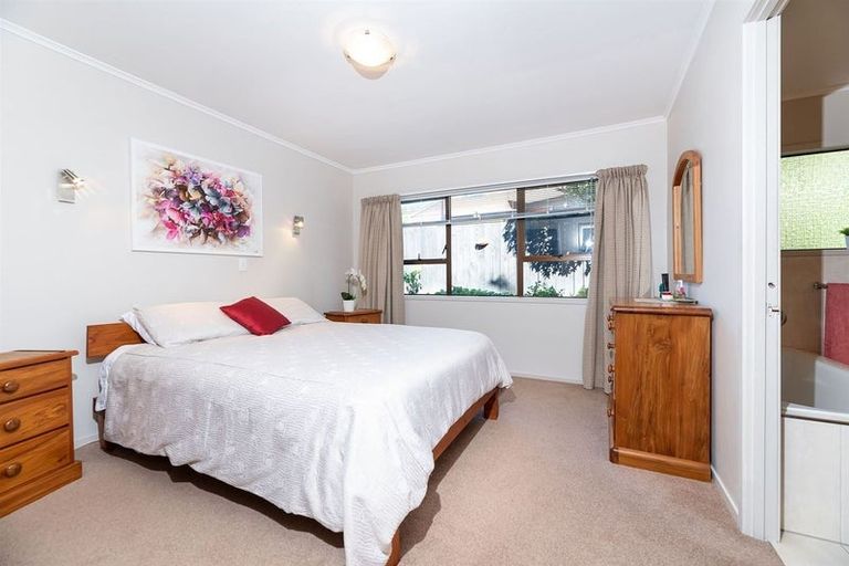 Photo of property in 1/30 Quebec Road, Milford, Auckland, 0620