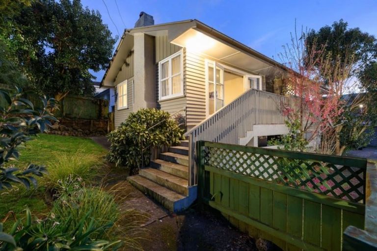 Photo of property in 22 Bellevue Road, Brookfield, Tauranga, 3110