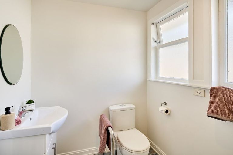 Photo of property in 198 Sievers Grove, Cannons Creek, Porirua, 5024