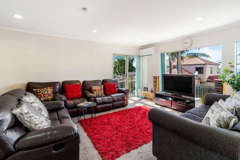 Photo of property in 11 Nakhle Place, Manurewa, Auckland, 2105