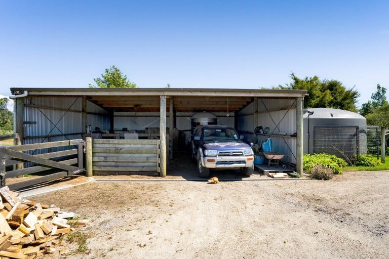 Photo of property in 88 Te Arei Road, Lepperton, New Plymouth, 4373
