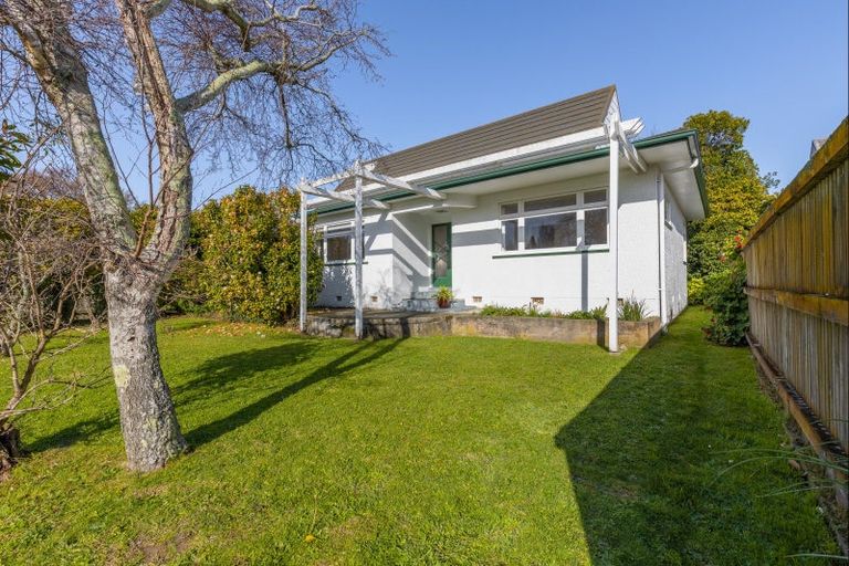 Photo of property in 70 Jickell Street, Hokowhitu, Palmerston North, 4410