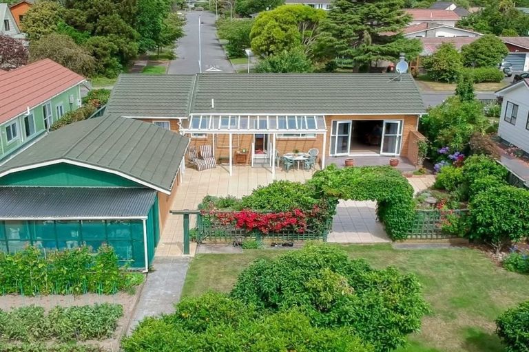 Photo of property in 123 Belvedere Avenue, Waikanae, 5036