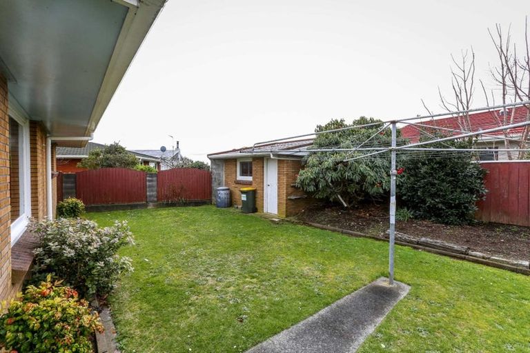 Photo of property in 25 Manu Crescent, Upper Vogeltown, New Plymouth, 4310