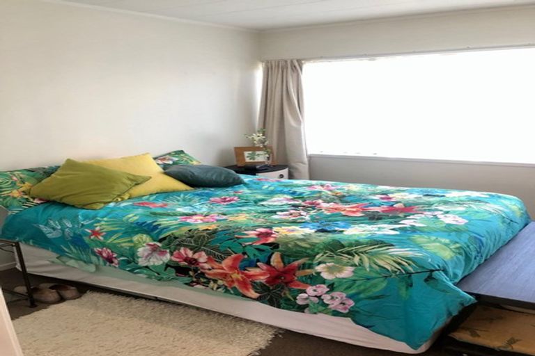 Photo of property in 2/13 Walter Street, Hauraki, Auckland, 0622