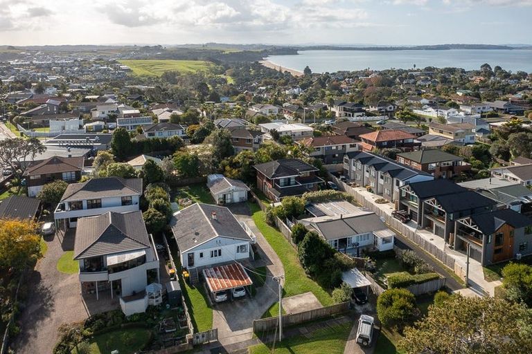 Photo of property in 4 Auld Street, Torbay, Auckland, 0630