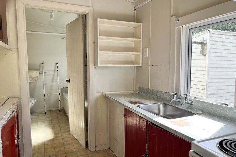 Photo of property in 24 Cole Street, Dannevirke, 4930