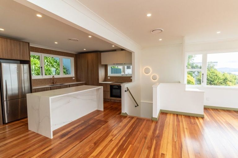 Photo of property in 71 Seatoun Heights Road, Seatoun, Wellington, 6022