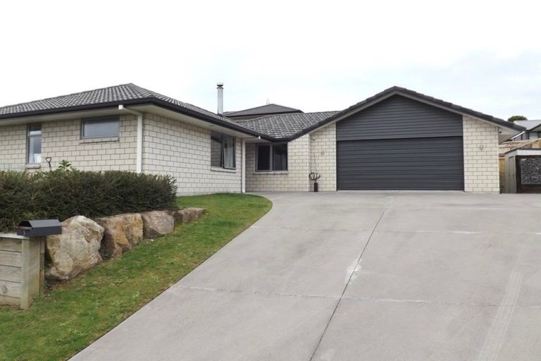 Photo of property in 5 Ballintoy Park Drive, Welcome Bay, Tauranga, 3175