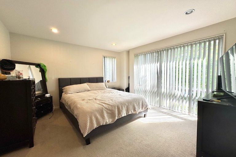 Photo of property in 1 Kauri Drive, Takanini, 2112